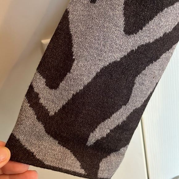 ❤️Melanie Lyne open cardigan Women M  grey animal print soft fabric with pockets - Picture 6 of 9